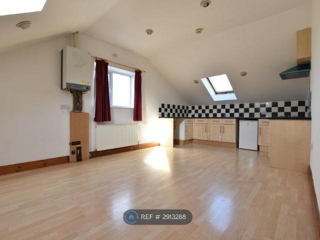 House for rent in Spring Park, Luton