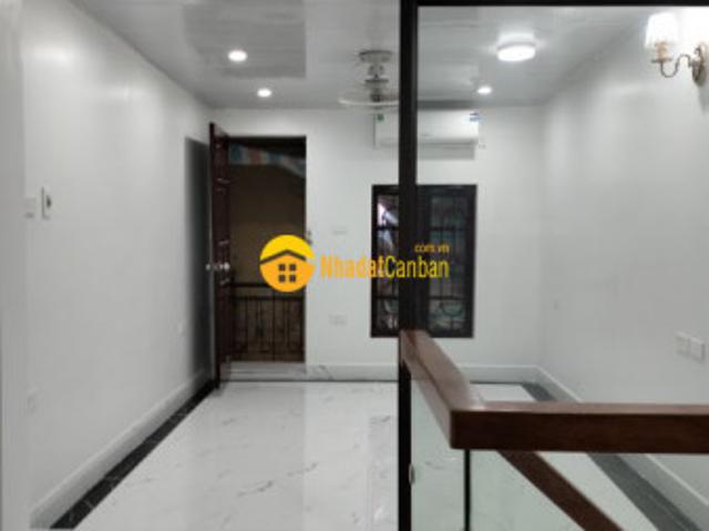 Nhà mặt phố bán