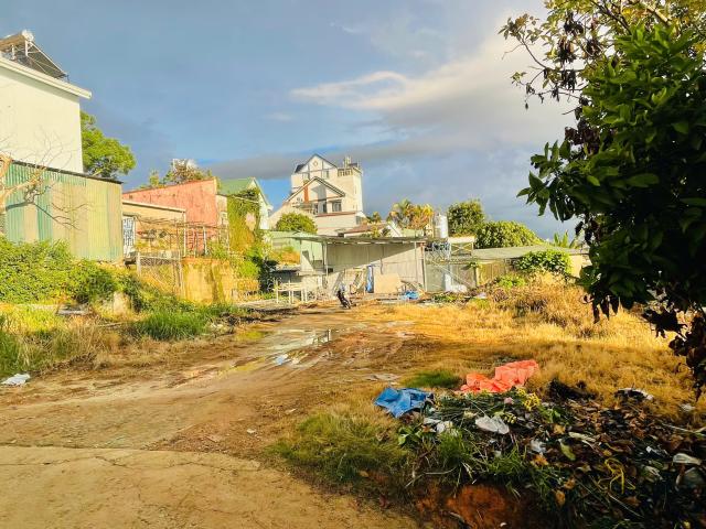 Nhà mặt phố bán