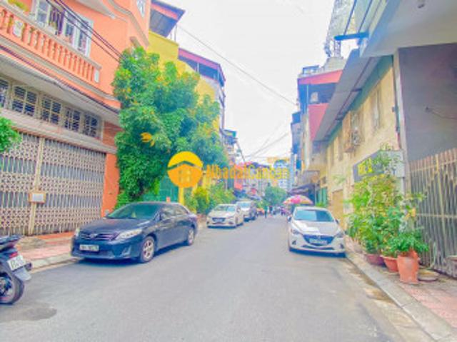 Nhà mặt phố bán