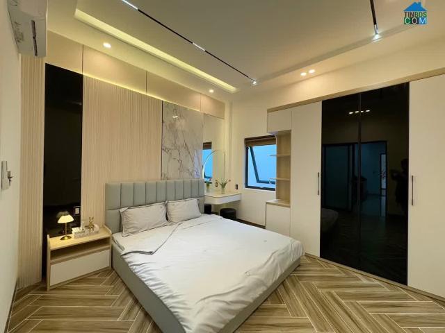 Nhà mặt phố bán