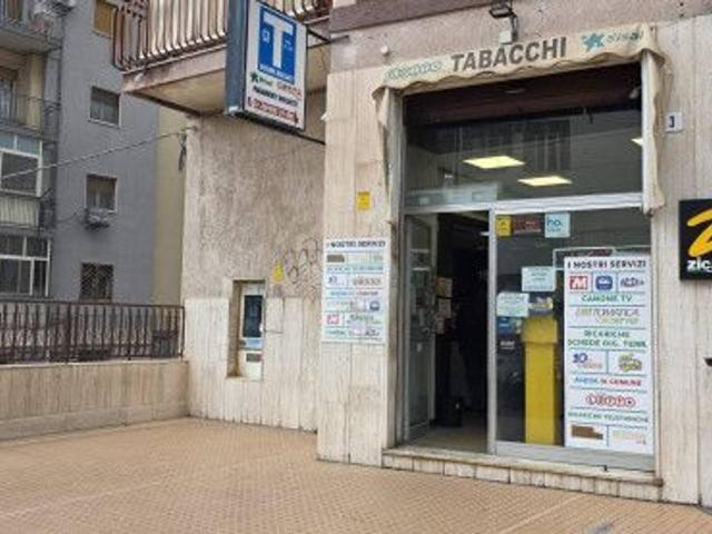 Locale Commerciale in vendita a San Giorgio-Librino-San Giuseppe la Rena-Zia Lisa-Villaggio Sant'Agata, Catania
