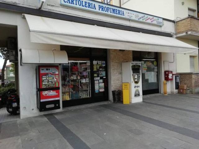 Locale Commerciale in vendita a Unione dei comuni Valle del Savio, Cesenà