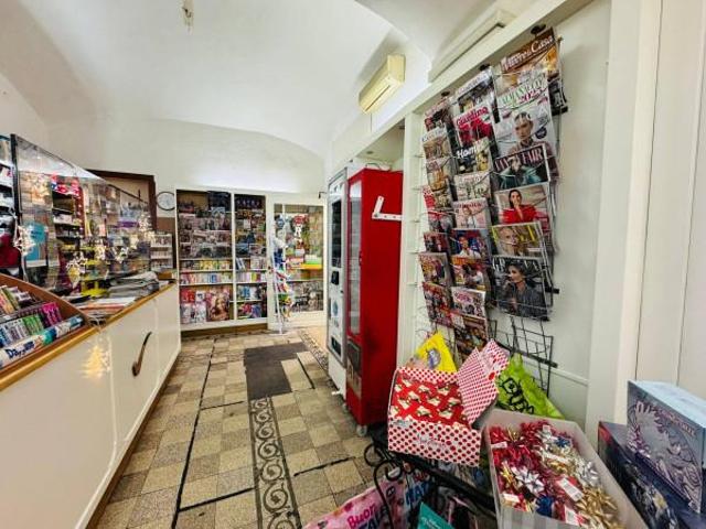 Locale Commerciale in vendita a Borgo Odescalchi, Roma Capitale