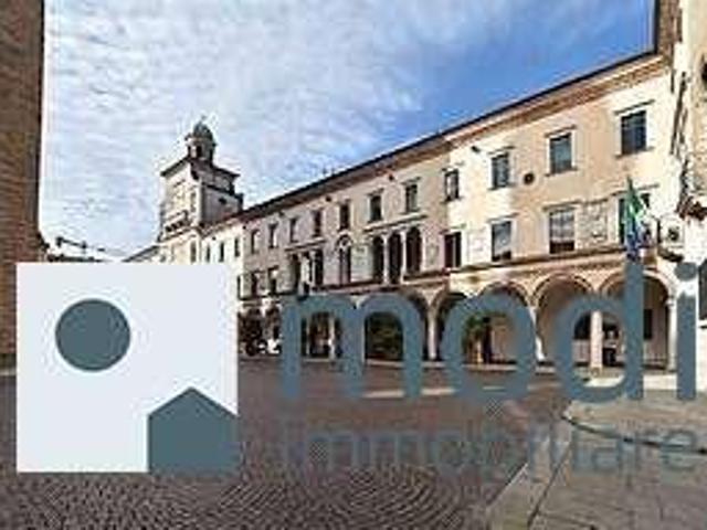 Locale Commerciale in vendita a Crema Nuova, Crema