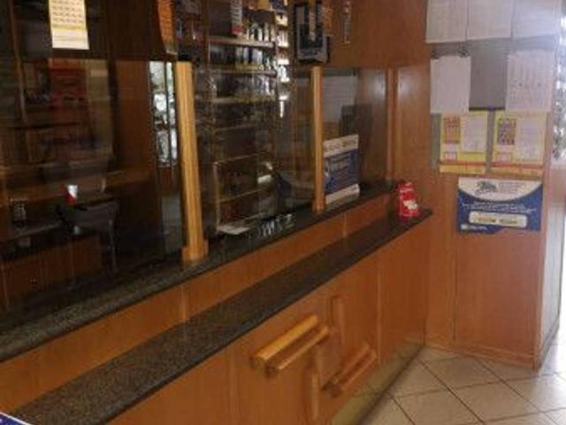 Locale Commerciale in vendita a Unione di Comuni della Romagna Forlivese, Quattro