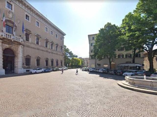 Locale Commerciale in vendita a Unione di Comuni della Romagna Forlivese, Quattro