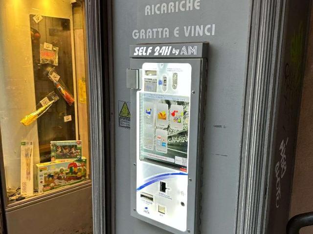 Locale Commerciale in vendita a Piemonte, Cuneo