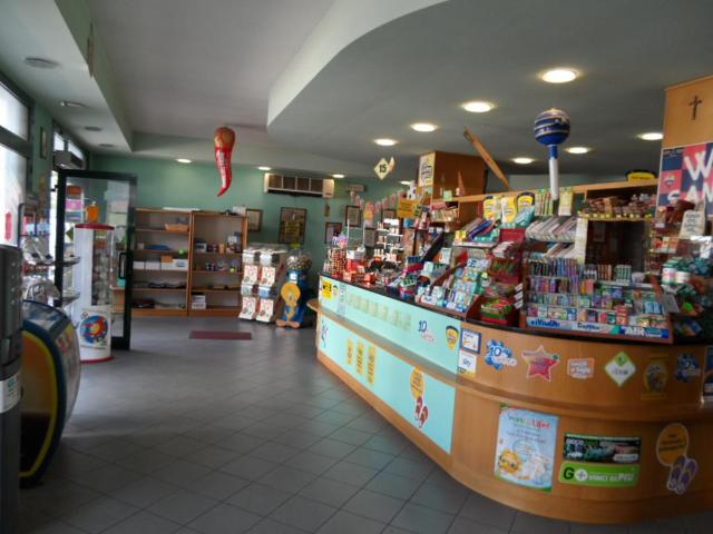 Locale Commerciale in vendita a Unione dei Comuni della Val Vibrata, Martinsicuro