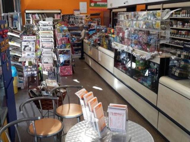 Locale Commerciale in vendita a Mascali, Sicilia
