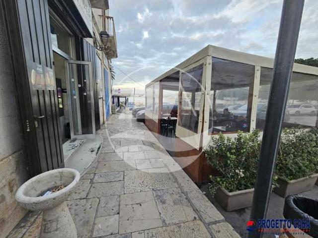 Locale Commerciale in vendita a Villaggio Belgiovine, Puglia