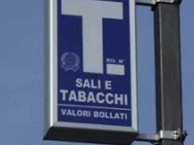 Locale Commerciale in vendita a Porta a Lucca, Pisa
