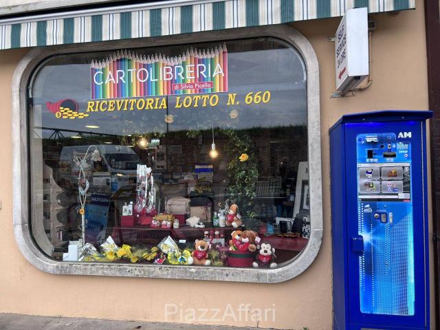 Locale Commerciale in vendita a Pontelongo, Veneto