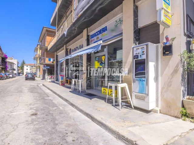 Locale Commerciale in vendita a Marche, Fermo