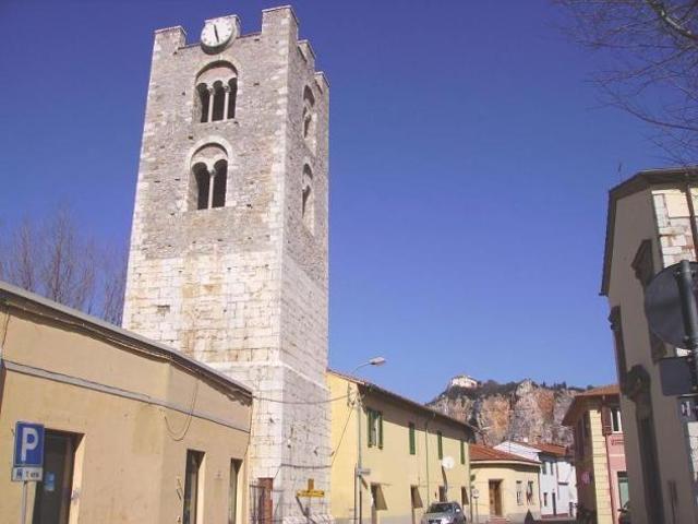 Locale Commerciale in vendita a Vecchiano, Toscana