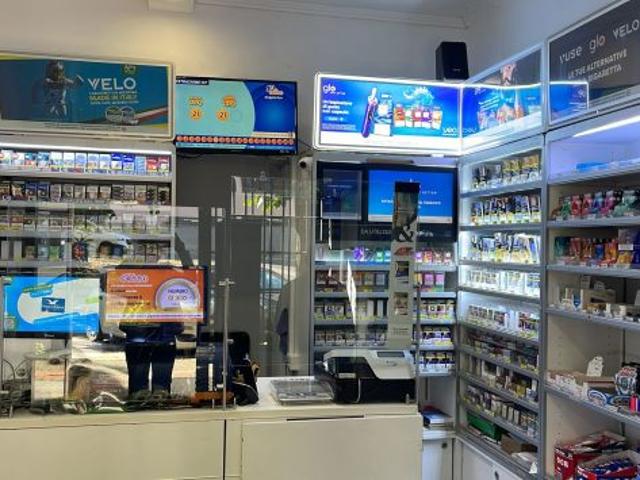 Locale Commerciale in vendita a Spinaceto, Roma Capitale