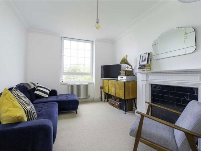 Apartment for rent in Bermondsey Village, Greater London
