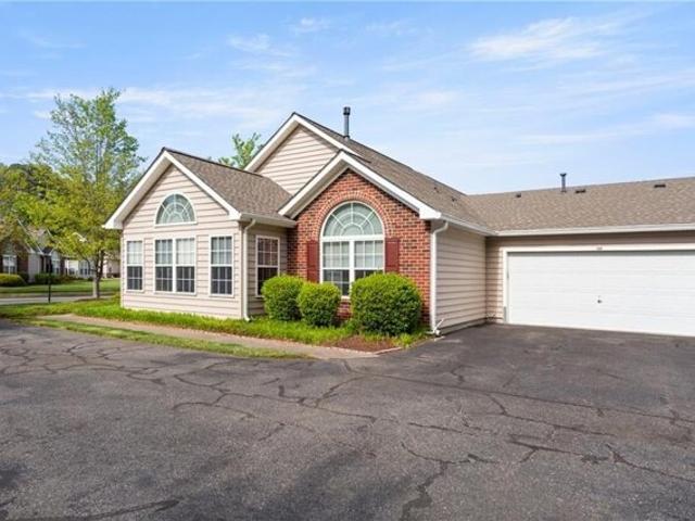 Condo for sale in Yorktown