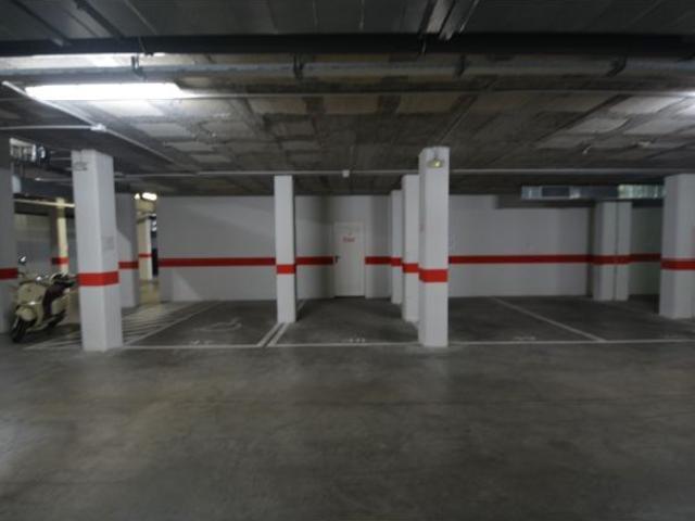Local Comercial en alquiler en Los Remedios, Sevilla