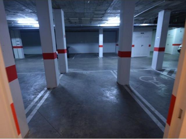 Local Comercial en alquiler en Los Remedios, Sevilla