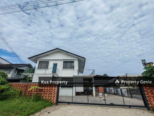 Bungalow for rent in Kuching