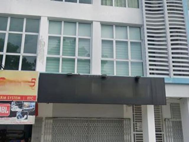 Shop for rent in Kuching