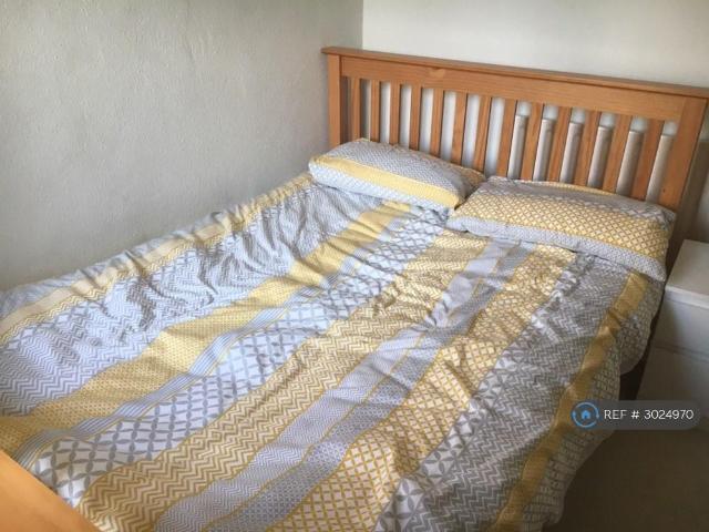 House for rent in London Borough of Hounslow, Greater London
