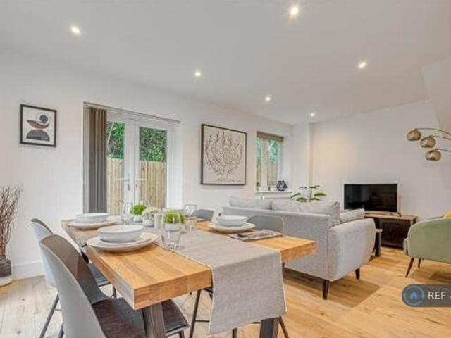 House for rent in Red Hill, Surrey