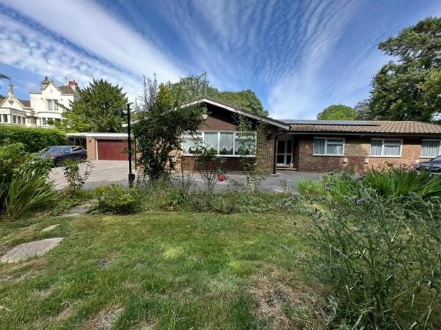 House for rent in Red Hill, Surrey