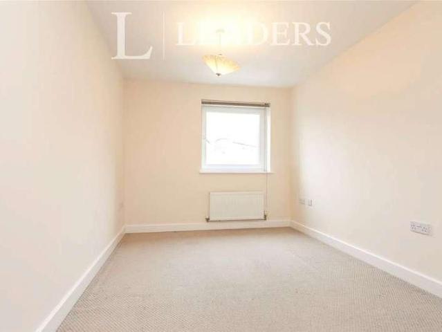 Apartment for rent in Redhill, Reigate and Banstead