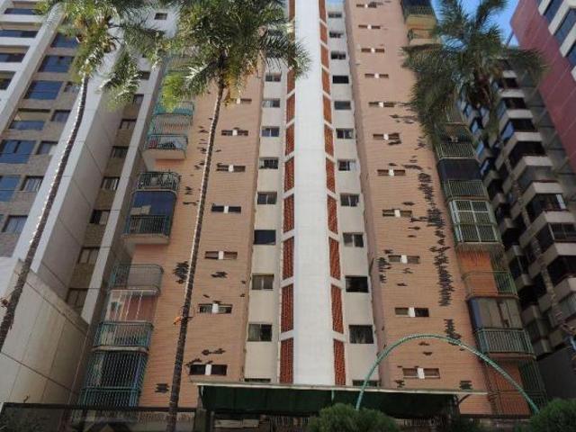 Apartamento venda em Região Geográfica Imediata do Distrito Federal, Região Integrada de Desenvolvimento do Distrito Federal e Entorno