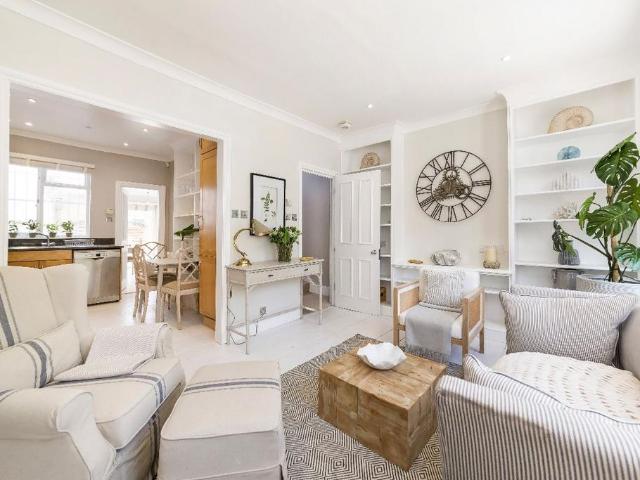 Apartment for rent in The Boltons, Greater London