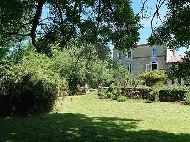 Maison vente à Saint-Jean-d'Angély, Taillebourg