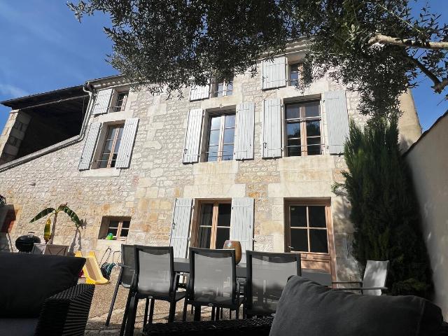 Maison vente à Saint-Jean-d'Angély, Taillebourg