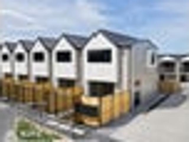 Townhouse for rent in Otakou