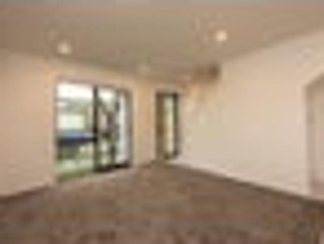 Townhouse for rent in Pōmare, Lower Hutt
