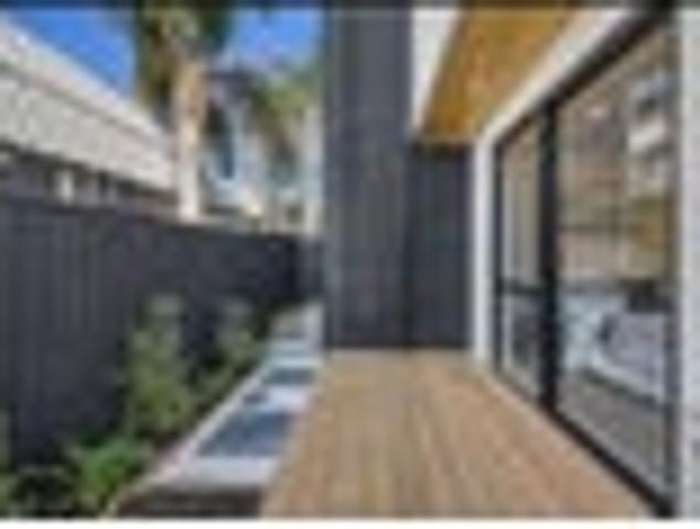Townhouse for rent in Takapuna
