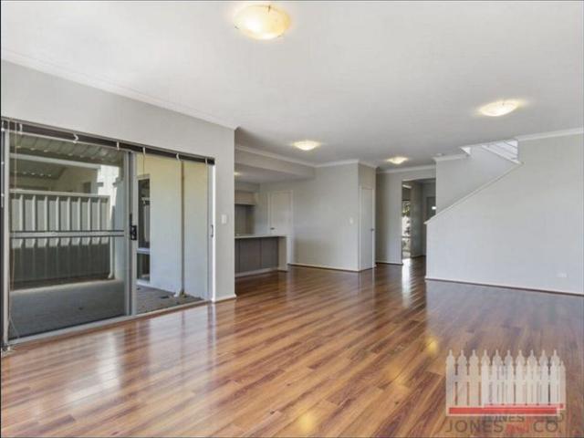 Townhouse for rent in Bassendean, Western Australia