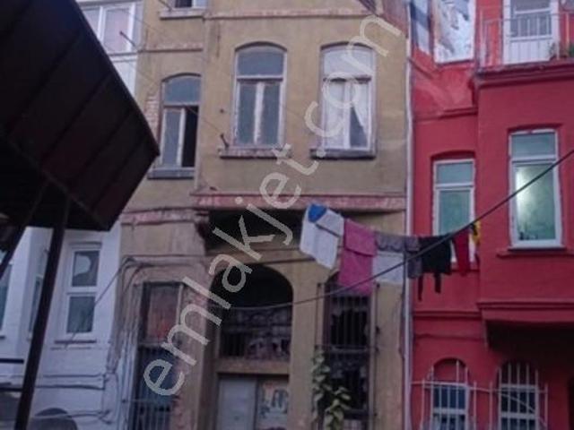 Beyoğlu, İstanbul içerisinde satılık Bina