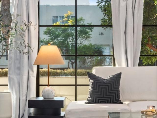 Apartment for rent in Beverly Hills