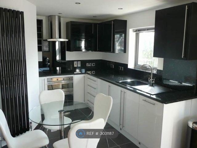 Apartment for rent in Chalk Farm, Greater London