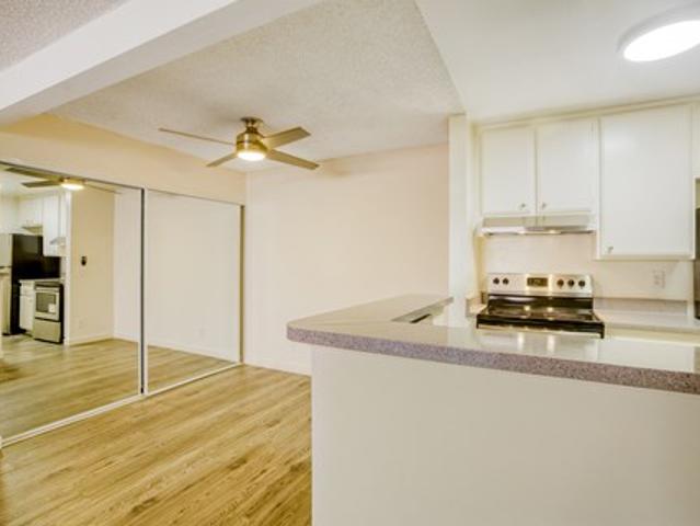 Apartment for rent in Reseda, Reseda