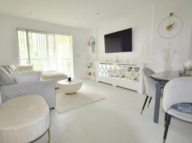 Apartment for rent in London Borough of Merton, Greater London