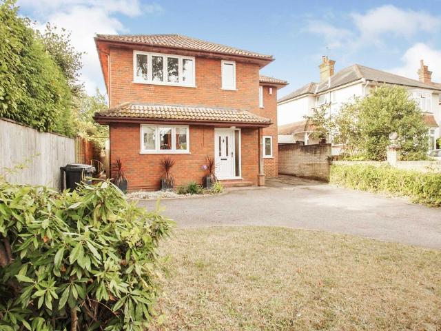 Apartment for rent in Talbot Village, Bournemouth