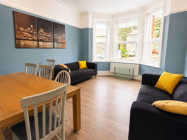 Studio for rent in Talbot Village, Bournemouth