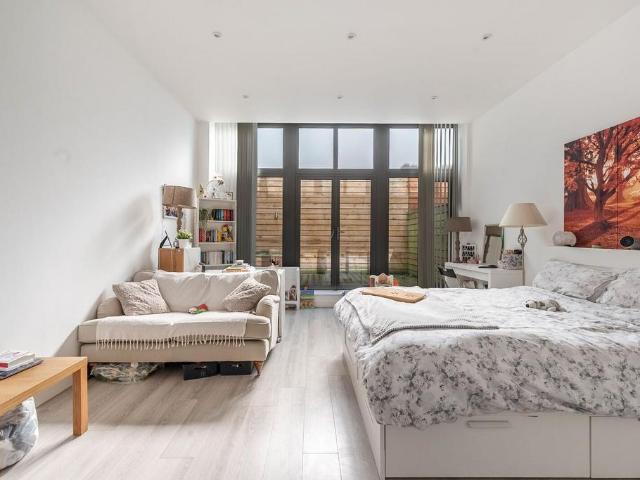 House for rent in Lane, Greater London