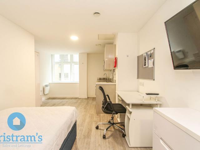 Studio for rent in Haddon, East Midlands