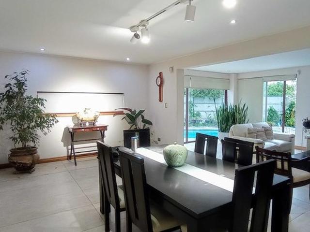 Talca, Vende Moderna Casa Sector Residencial Talca 71145