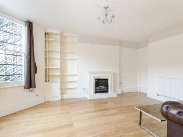 Apartment for rent in West Kensington, Greater London