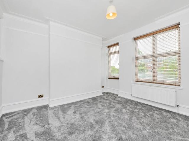 Apartment for rent in West Kensington, Greater London